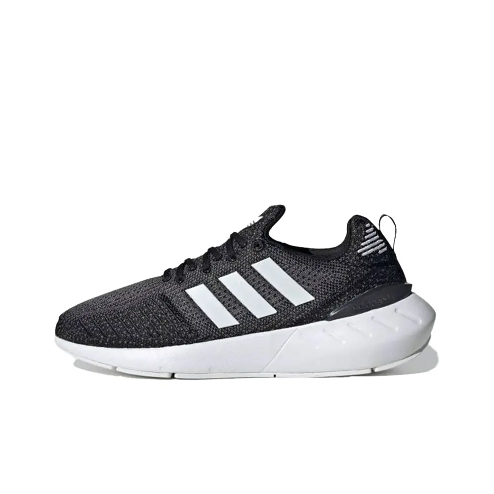W Swift Run 22 'Black White' - Image 3